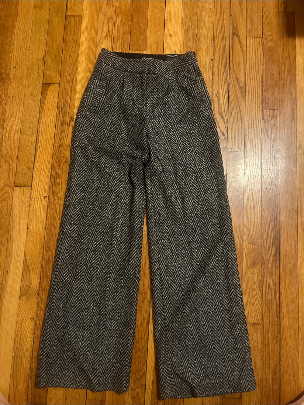 Express Wide-Leg Herringbone Pants in Black and Gray